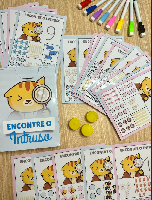 🔍 Encontre o Intruso – Numerais 🔢🎯